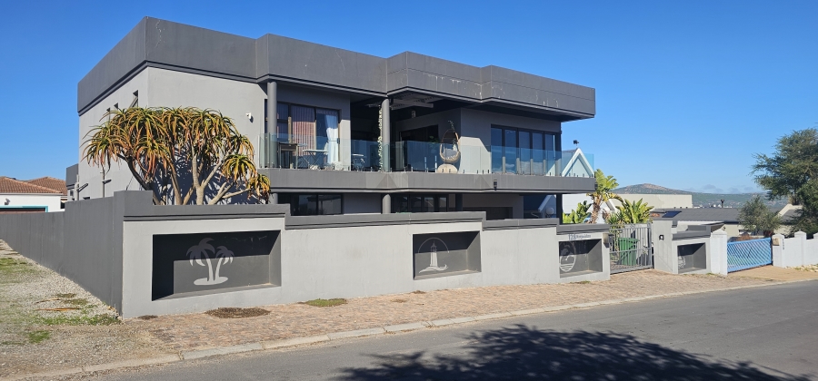 7 Bedroom Property for Sale in Myburgh Park Western Cape